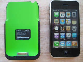 Illustration for article titled Mophie Juice Pack for iPhone 3G Lightning Review: It Doubles the Power